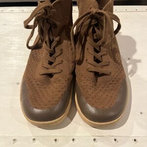 Brown Suavs High-Top Sneakers